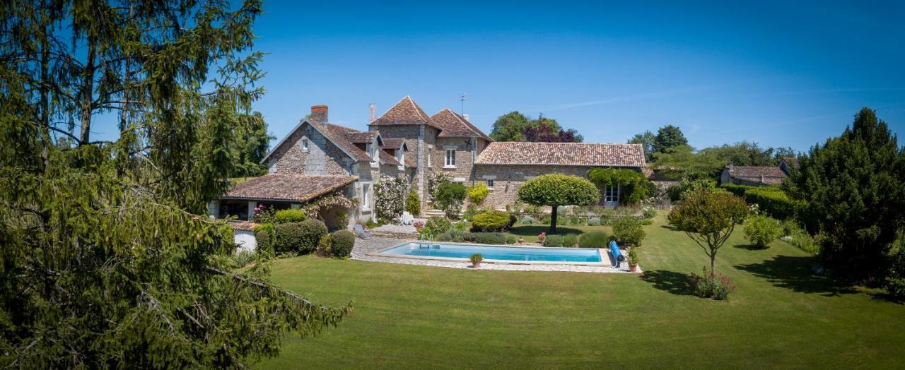 Chambres D'Hotes La Pocterie Vouneuil-sur-Vienne Luaran gambar