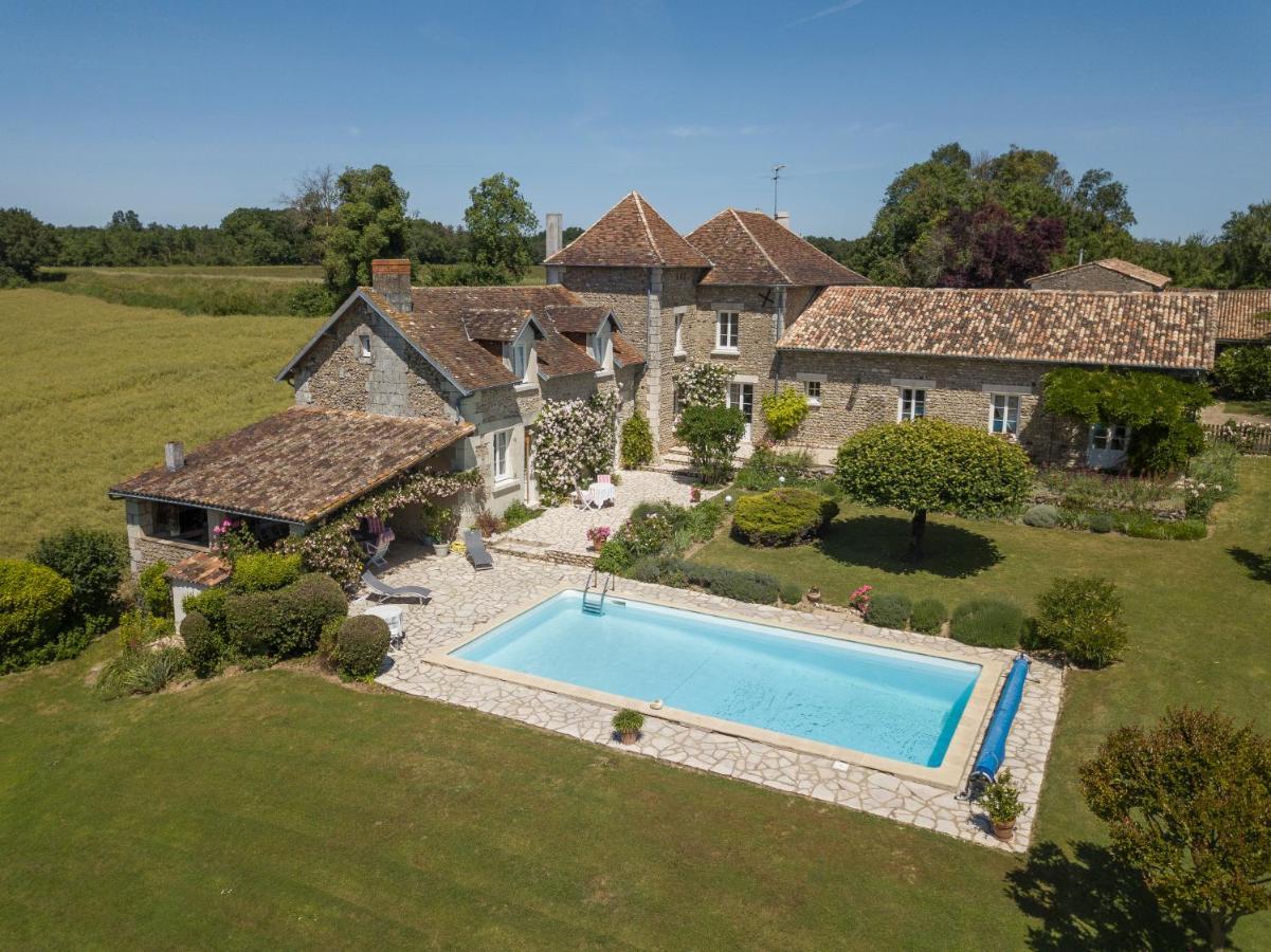 Chambres D'Hotes La Pocterie Vouneuil-sur-Vienne Luaran gambar
