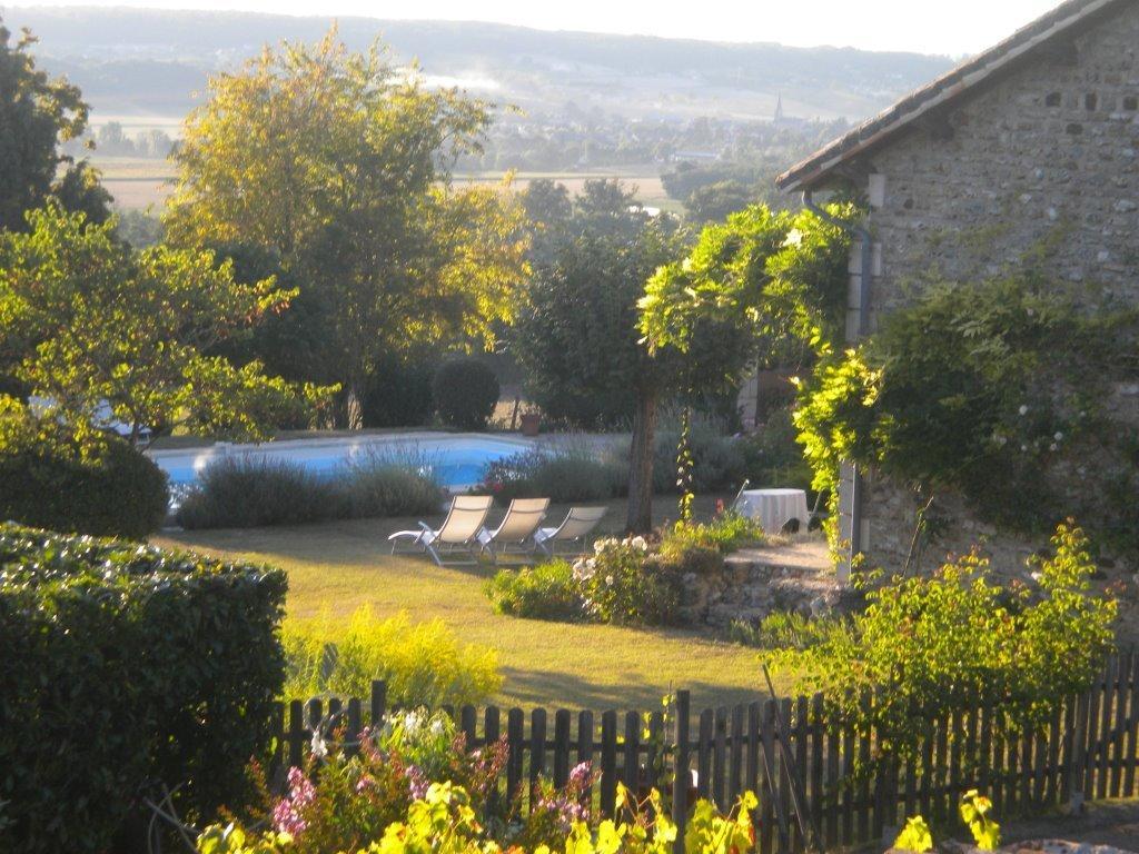 Chambres D'Hotes La Pocterie Vouneuil-sur-Vienne Luaran gambar